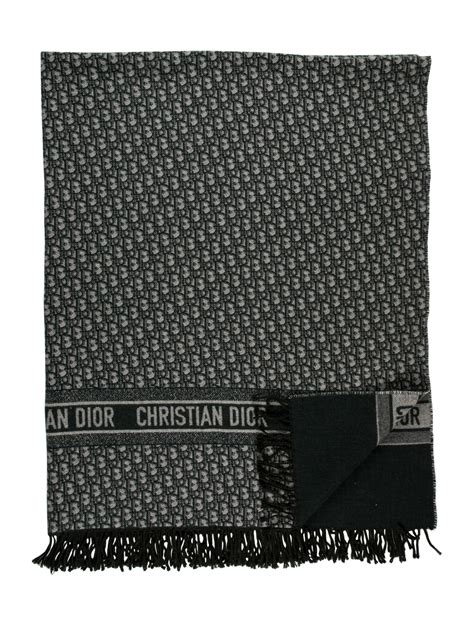 christian dior throw blanket.